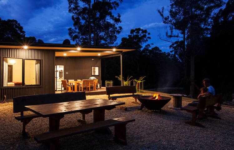 Bush and Beach Family Retreat gallery image 2