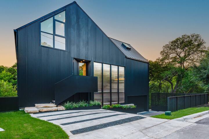 New Central Austin Modern – 2 miles to downtown gallery image 2