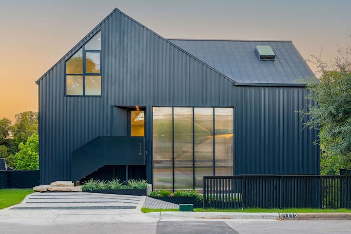 New Central Austin Modern – 2 miles to downtown