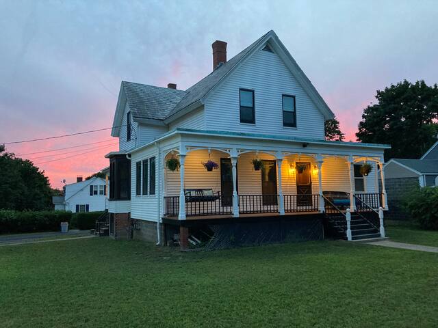 John Clarke House- Whole House- 5 Bedrooms- 9 beds gallery image 2