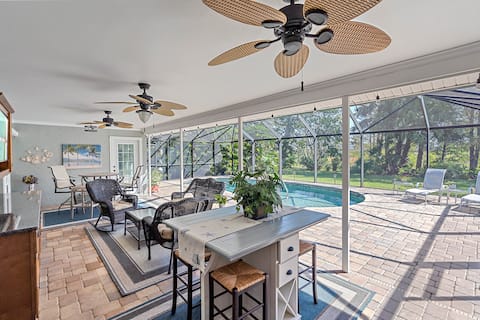 Tropical Pool Paradise - Minutes from the Beach!