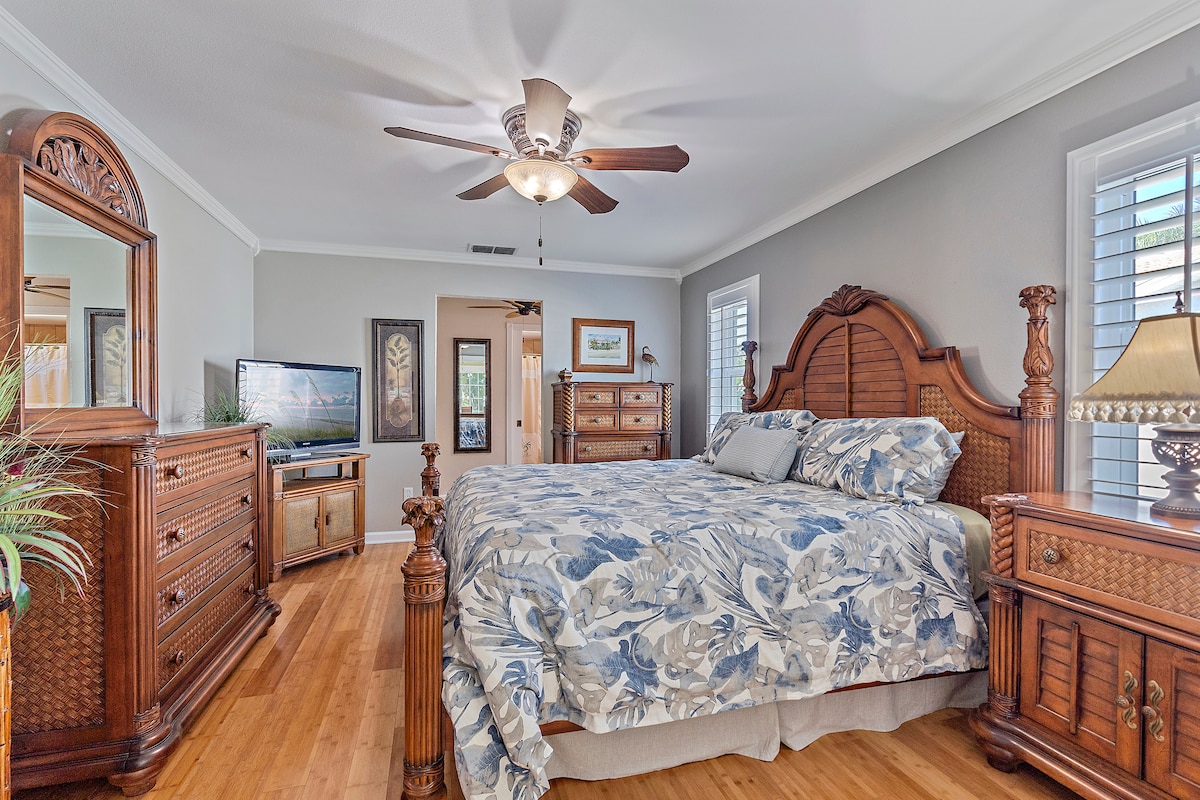 Glavna spavaća soba s podesivim bračnim krevetom.
