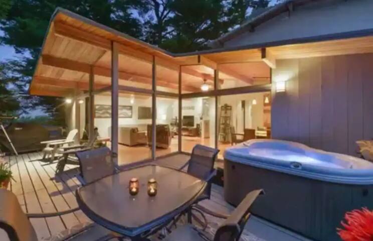 Dream Redwood Getaway: Hot Tub, Views, Hiking gallery image 2