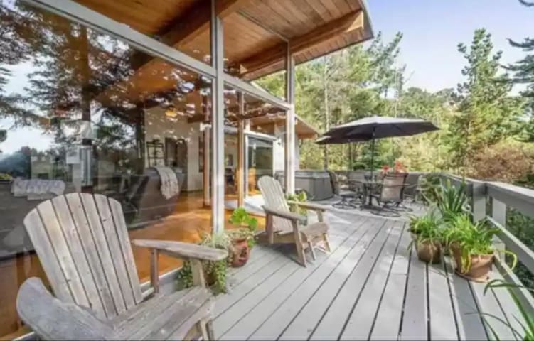 Dream Redwood Getaway: Hot Tub, Views, Hiking