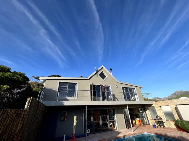 Eco-Friendly 3 Bed House Plus 1 Large Bed Cottage