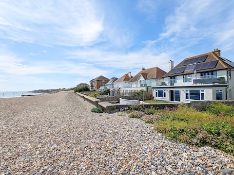 Stunning seafront 5 bed house
