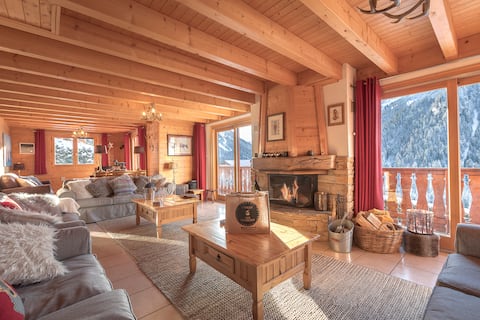 Successful Airbnb property: Large, luxurious chalet in central Châtel in Châtel