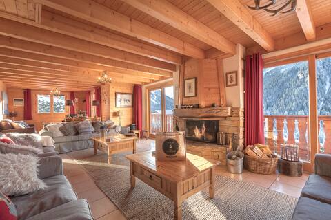 Large, luxurious chalet in central Châtel