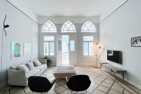 Charming Heritage 2 Bdr - Mar Mikhael 24/7 power