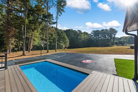 Graceland *Pool, Hotub, Game Room,  Farm Animals*