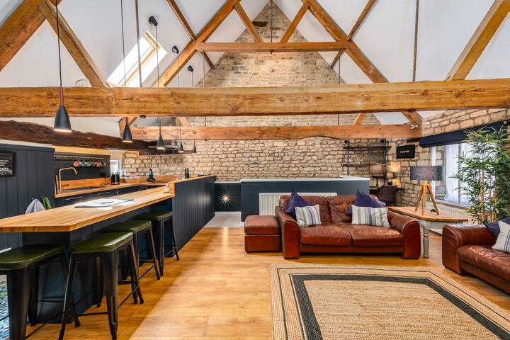 Stylish Central 6 Bedroom Converted Granary - Stamford