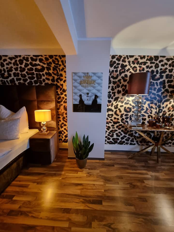 Apartment right in the heart of Cologne city center! Apartments for