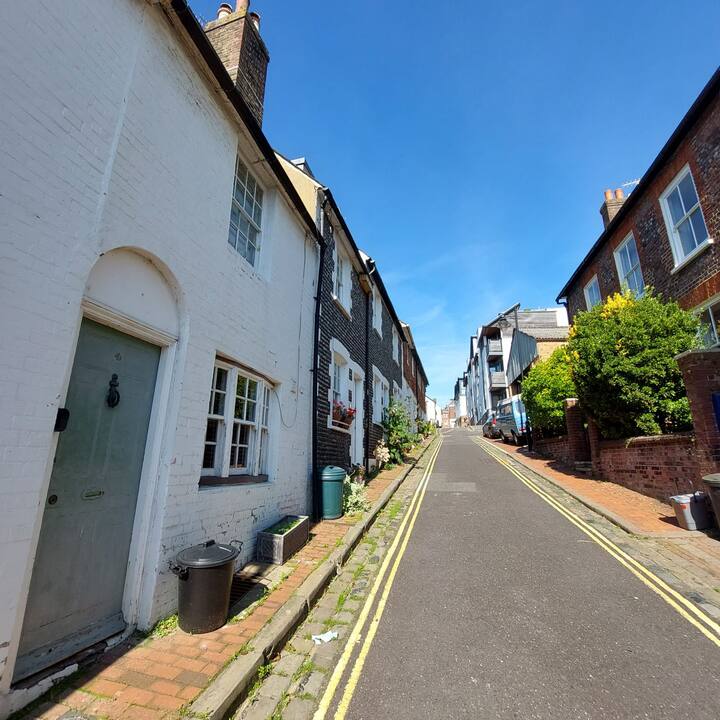 One Bedroom Central Lewes Terraced Cottage Townhouses for Rent in East Sussex, England, United