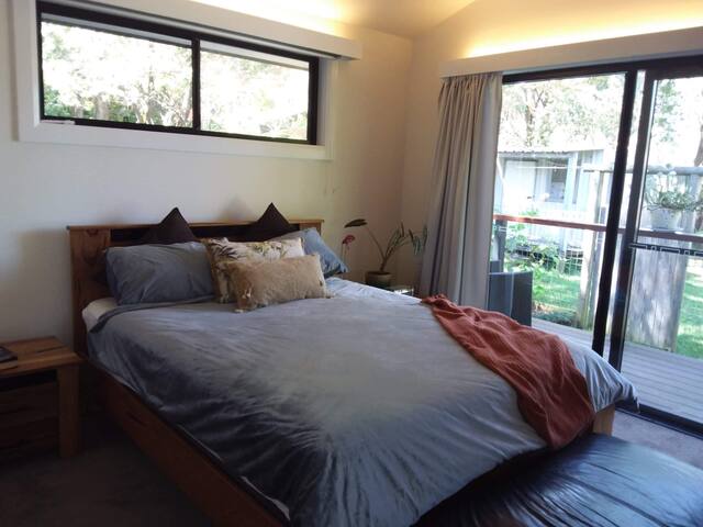 Tropical garden paradise gallery image 4