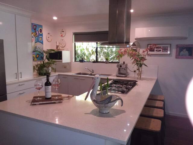 Tropical garden paradise gallery image 3