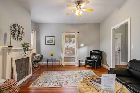 Top Airbnb: Adorable and Comfy 2/2 Bungalow in Atlanta in Edgewood