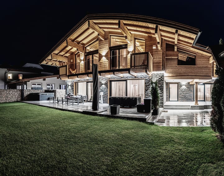 Chalet Amadeus - Designer Luxury Chalet for 14