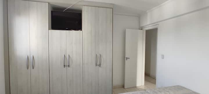 Საძინებელი 1 (ორადგილიანი საწოლი + 2 ერთადგილიანი საწოლი)