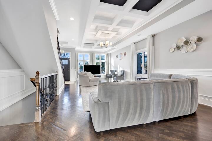 Lux Home Chicago 7mins Downtown gallery image 3