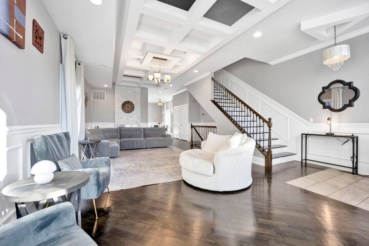 Lux Home Chicago 7mins Downtown gallery image 2