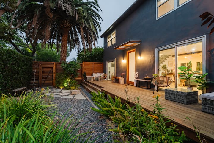 Tropical sanctuary in the heart of Venice Beach.