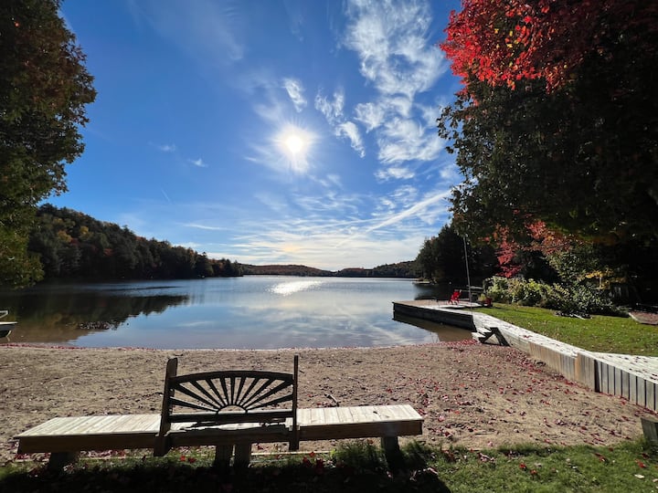 The Cloudy Lake Four Season Beach House Cottages for Rent in Echo Bay
