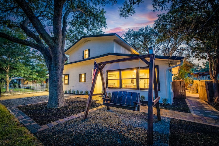 Updated 4/3 - Walk To Landa Park & Schlitterbahn! - New Braunfels, TX