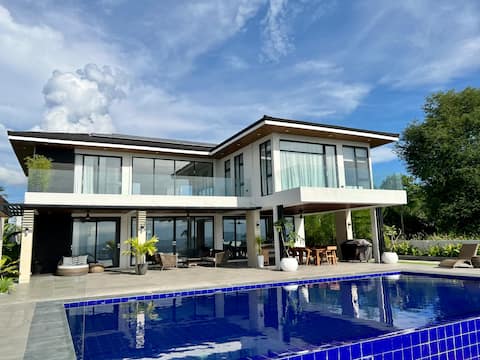Private Modern Tropical Villa with Infinity Pool