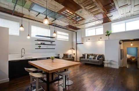 Lovely Modern 3 bed 2 bath Great Location Downtown