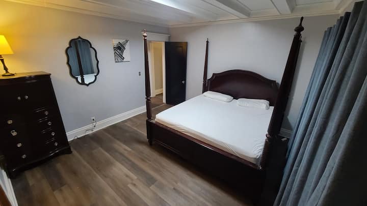 Lovely Spacious 2-bedroom Apartment In Buffalo - Buffalo, NY