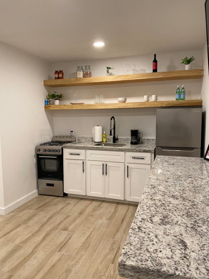 New Modern Studio (#6) Near Utrgv - Edinburg, TX