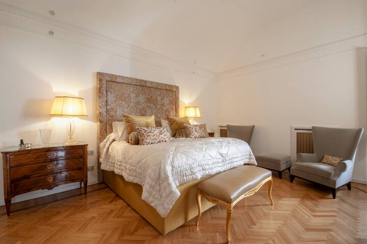 Unique apartment in the heart of the Spanish Steps gallery image 4