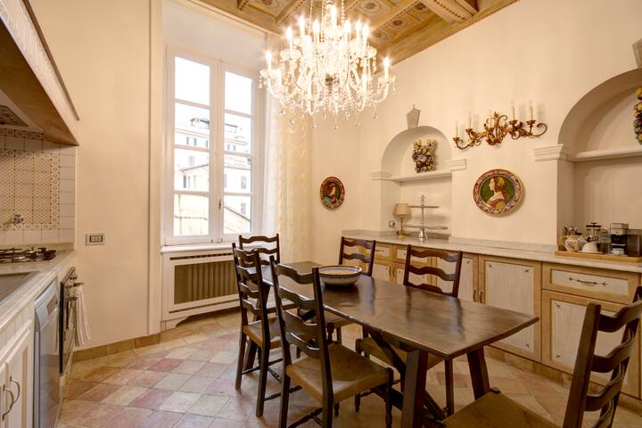 Unique apartment in the heart of the Spanish Steps gallery image 2