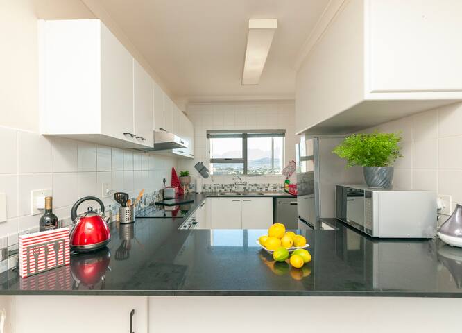 Modern, Gorgeous 2 bedroom vacation apartment! gallery image 2