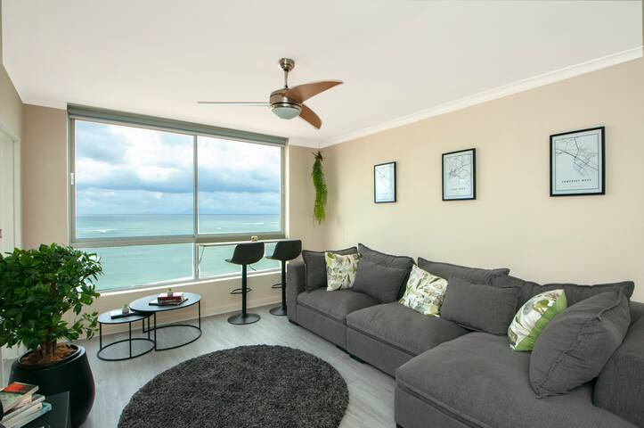 Modern, Gorgeous 2 bedroom vacation apartment! gallery image 3