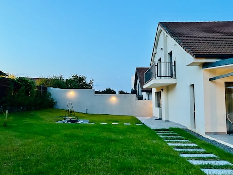 Hermes Guest House - breezy home, forest, Aquapark