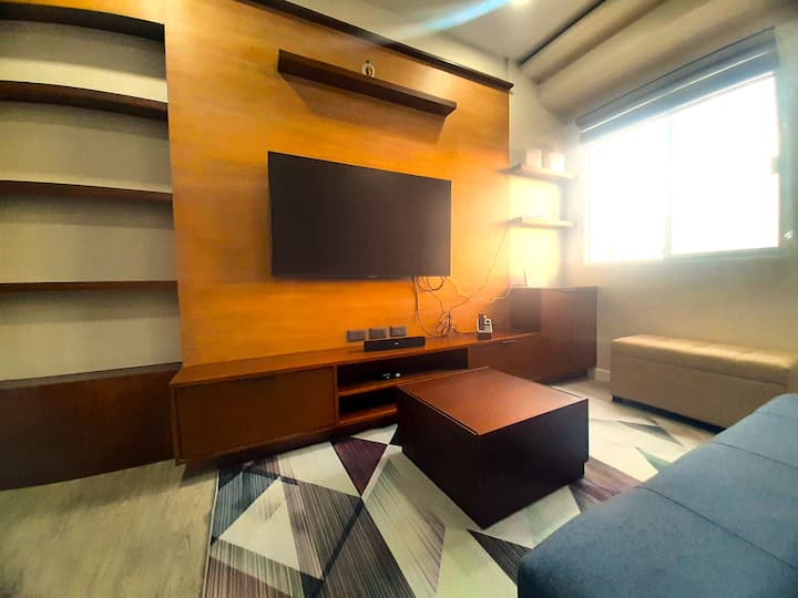 Condo In Central Bacolod With 100 Mbs Unli Wi-fi - Silay City