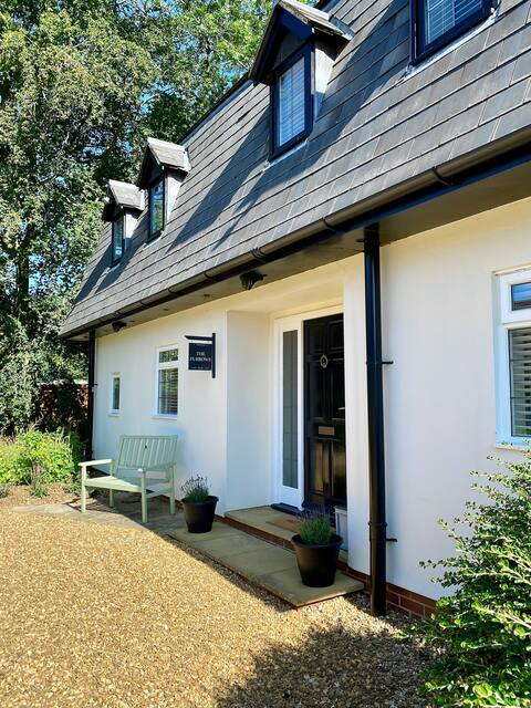 The Furrows 3 Bedroom Cottage Silverstone