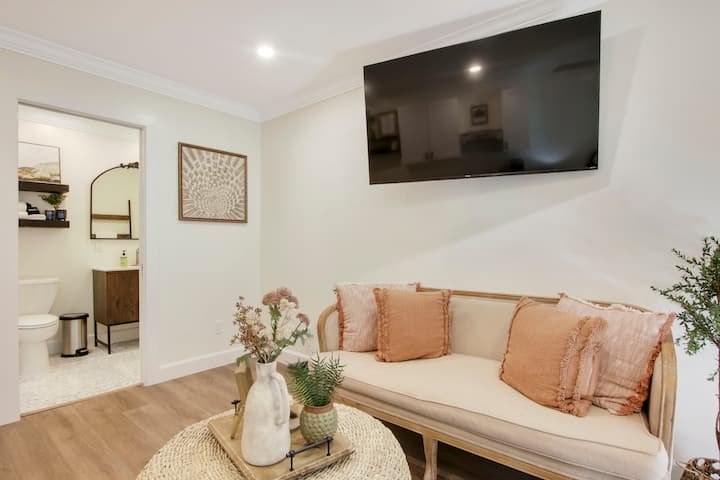 Modern Studio In Downtown Stuart #5 - Jensen Beach, FL