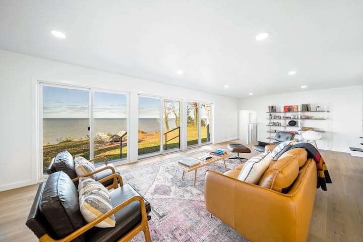 Contemporary Lake Home | Sunrise & Sunset Views
