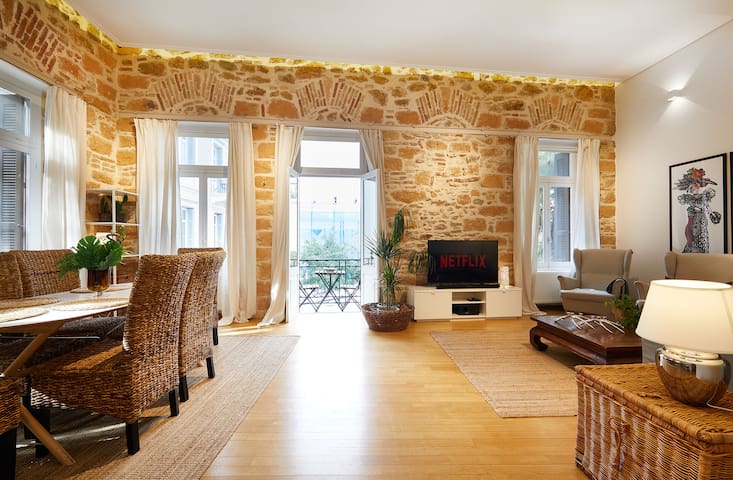 Chloe Boutique Apartments Plaka