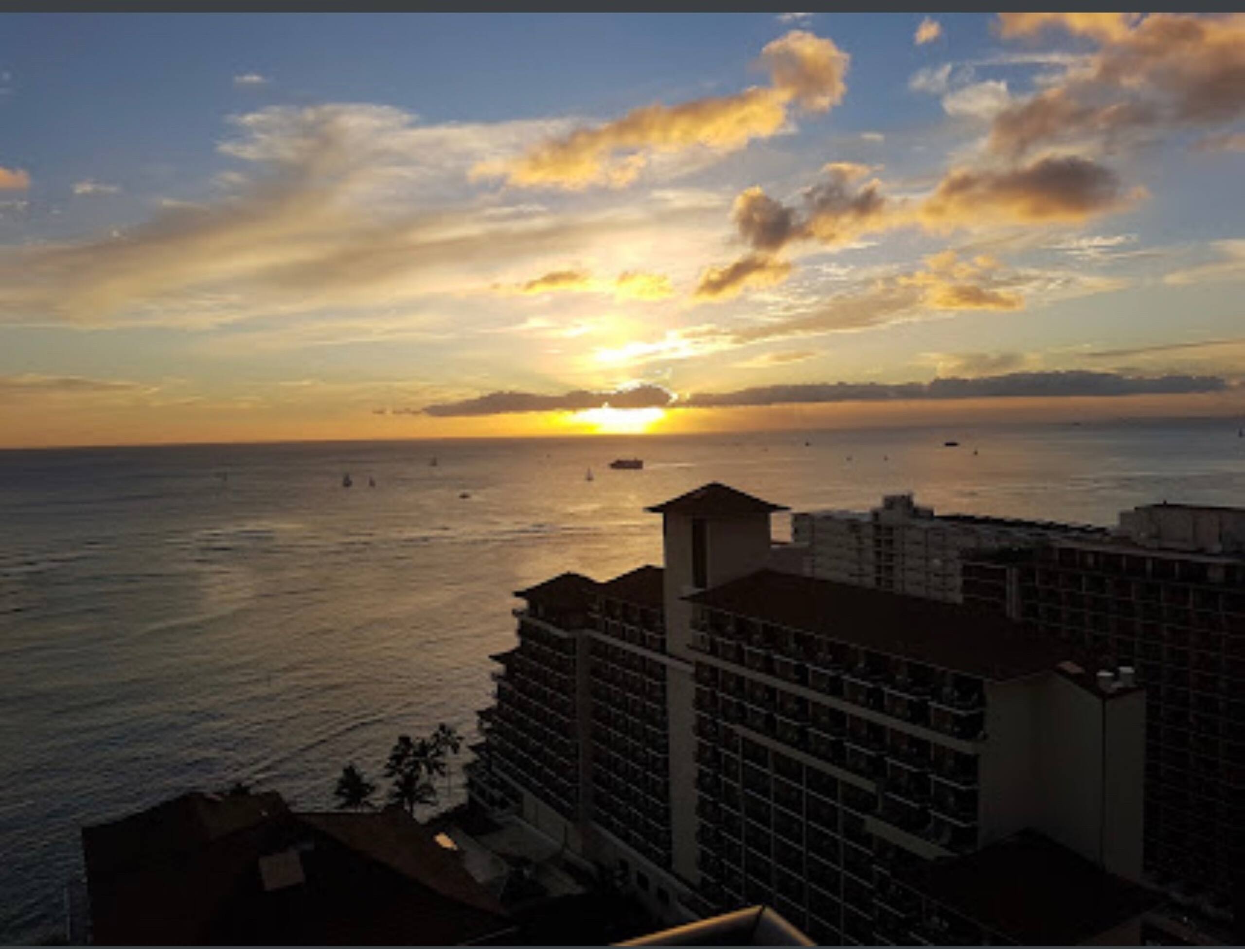 Resort in Honolulu · ★4.33 · 1 bedroom · 2 beds · 2 private baths - Image 15
