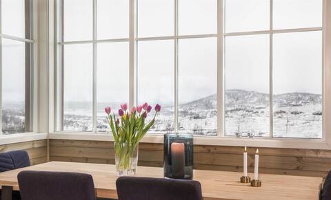 Cabin at Hardangervidda with spectacular view