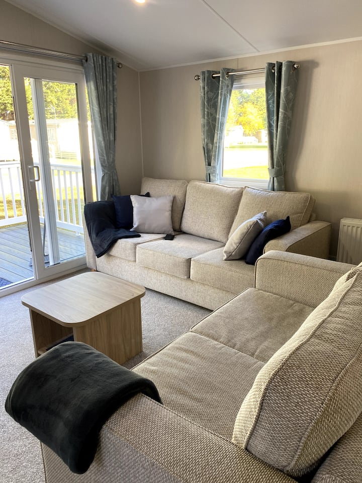 Spacious 2 Bedroom Holiday Home - Clacton-on-Sea