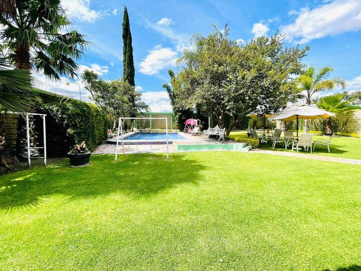 Large lounging house, private pool, Atlixco Holiday homes for Rent in