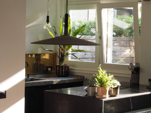 Stylish 3-floor family apartment Amsterdam center gallery image 4