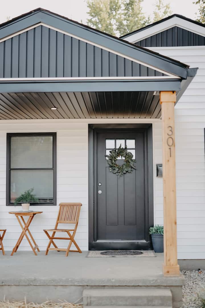 Cutest 2 Bedroom Bungalow Home! - Elizabethtown, KY