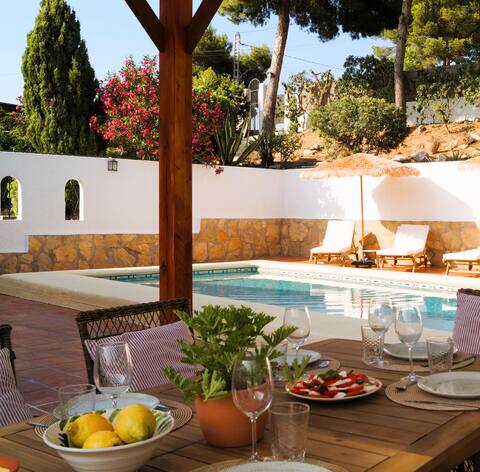 Stylish villa up to 8 pers. private pool in Javea