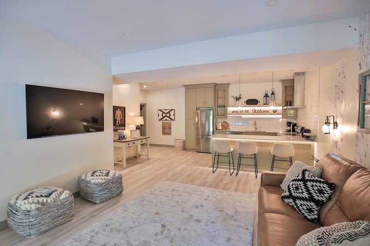Private Suite With Hot Tub - ダンカン
