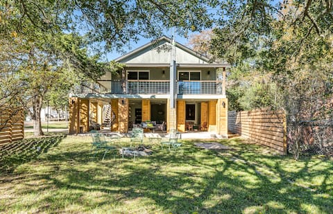 Modern Lake House 2 Units | Pool, Lake 3Min, Pets